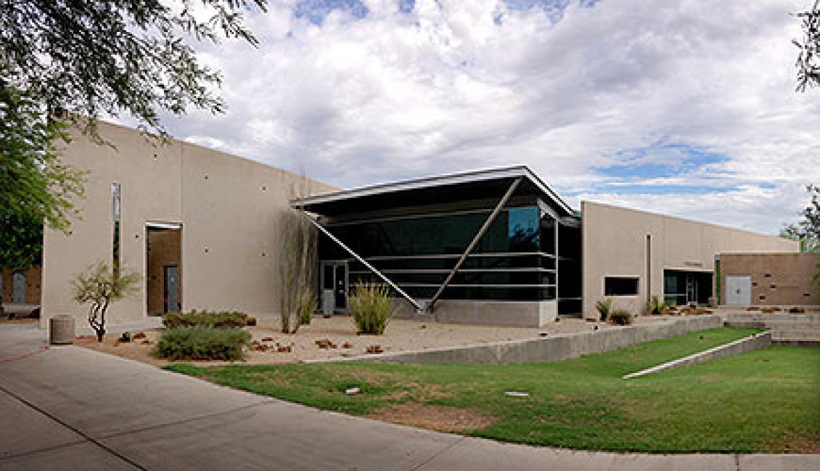 Picture of Physical Science building at Glendale Community College